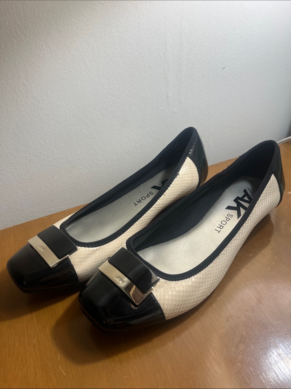 Annie Klein AK Sport Two-Tone Black and Cream Women's Flats